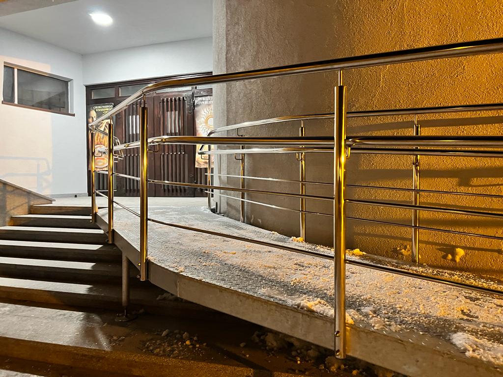 Podjazd dla wózków Knurów